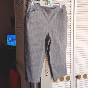 Time and tru black and white plaid capris